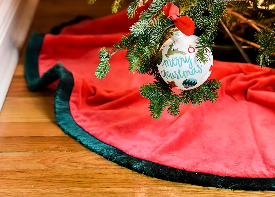 Red Velvet Tree Skirt With Trim