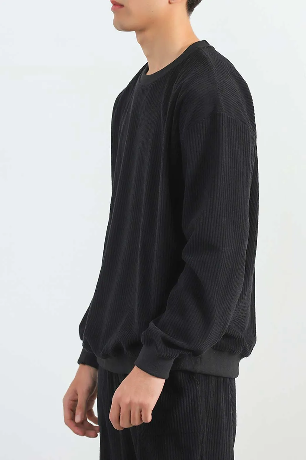 RIBBED KNIT SWEATER