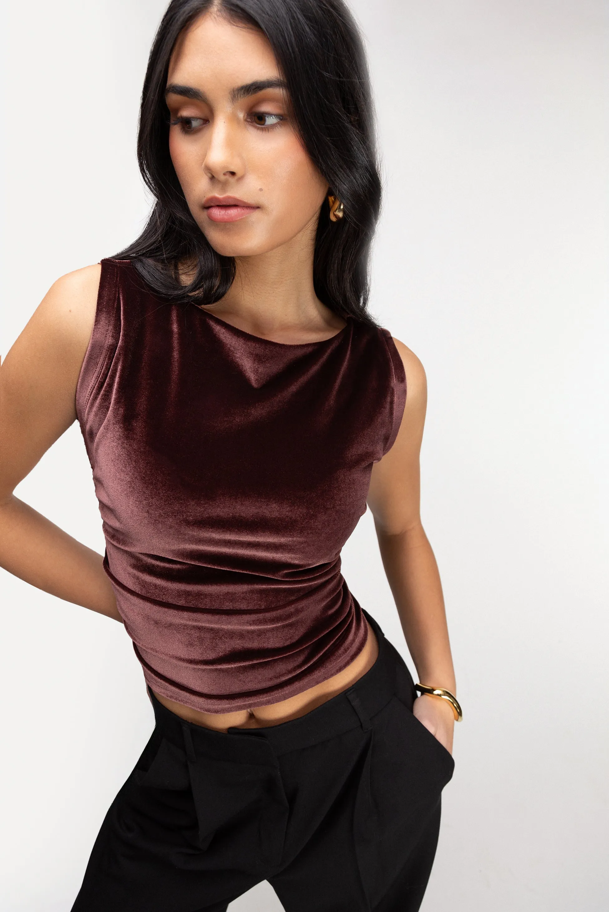 VELVET SLEEVELESS TANK TOP